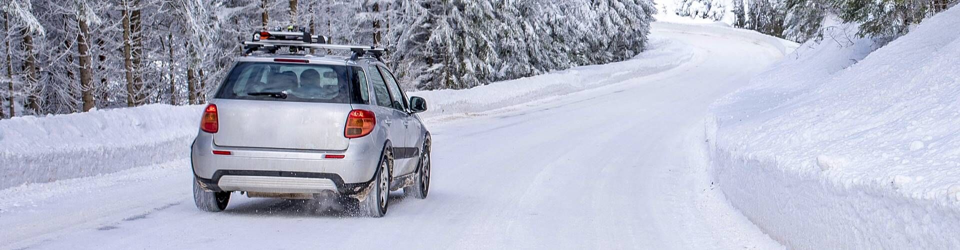 Cómo arrancar un coche con nieve Total Renting