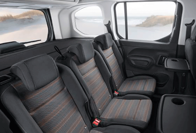Opel Combo Life 1.5 Td SS Edition Plus L interior | Total Renting