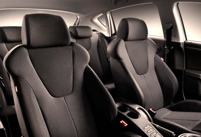 Seat Nuevo Leon E Hybrid interior | Total Renting