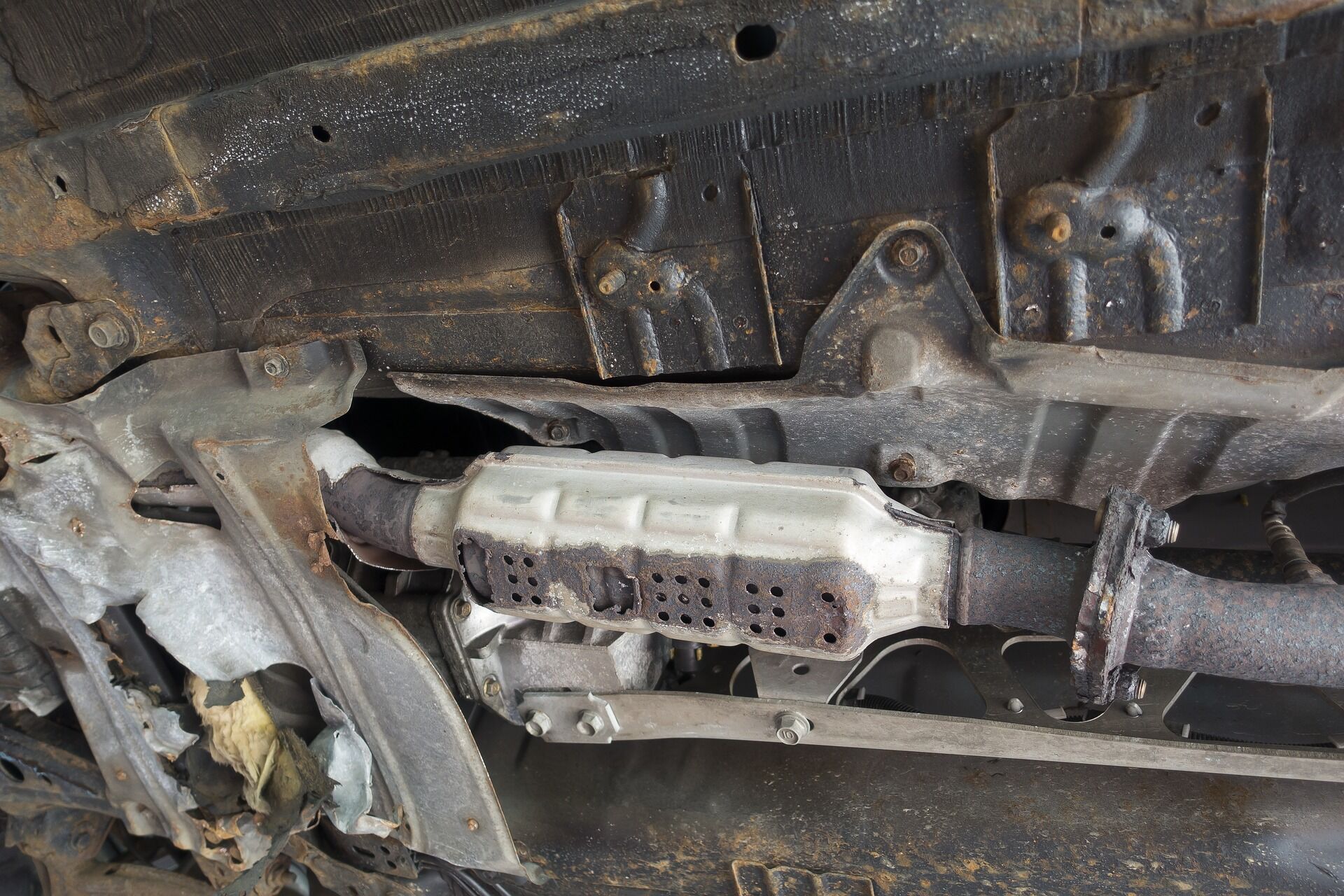 El catalizador de los coches sirve para reducir las emisiones