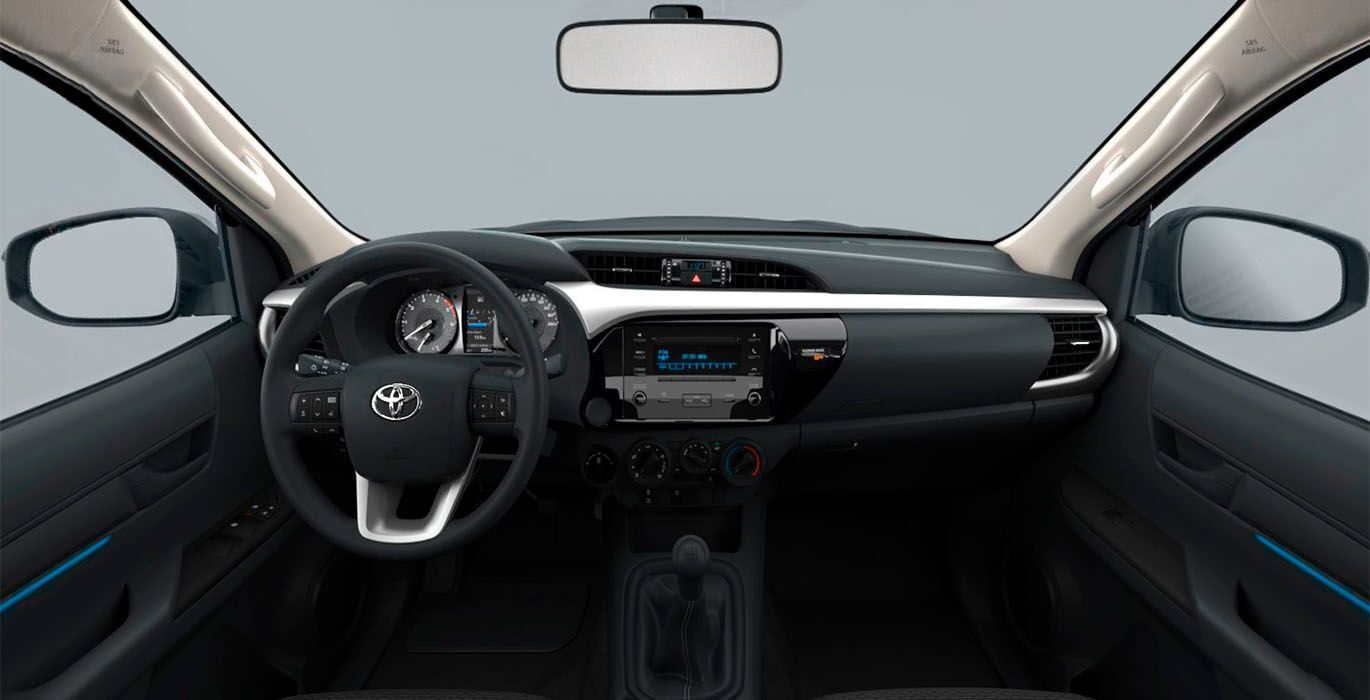 Toyota Hilux Interior Frente | Total Renting