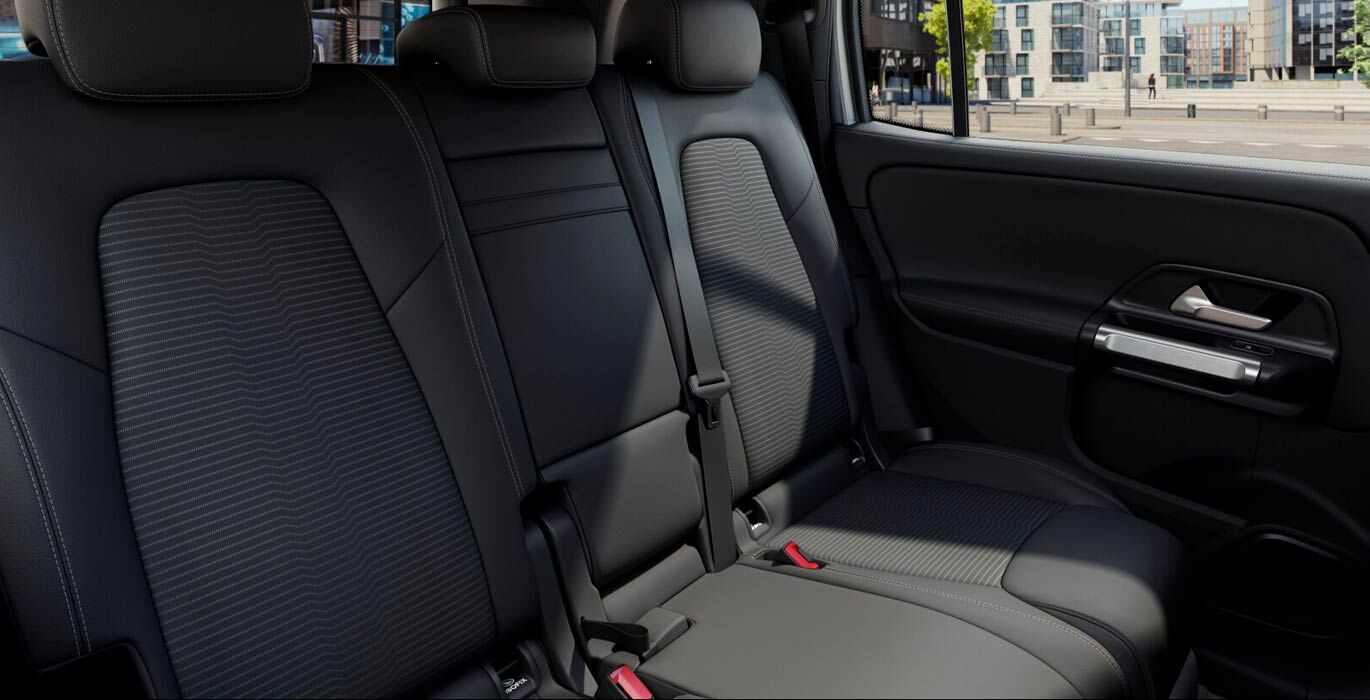 Mercedes Benz EQB 250 Interior Trasera | Total Renting