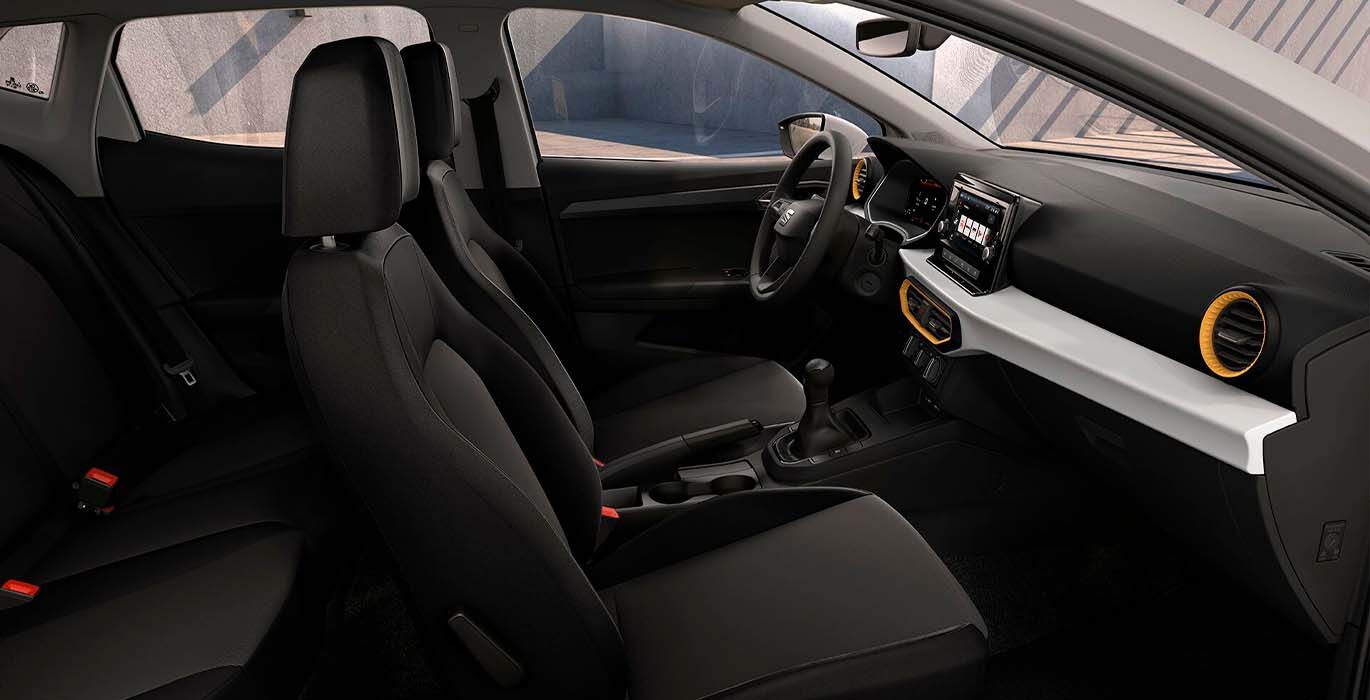 Seat Ibiza Reference interior perfil | Total Renting