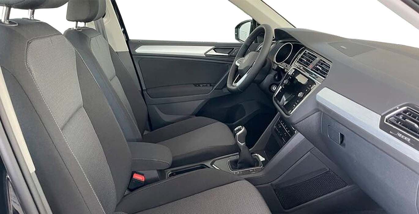VOLKSWAGEN Tiguan 1.5 TSI interior perfil | Total Renting