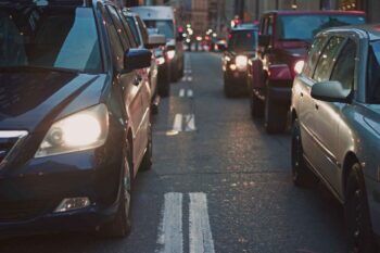 ¿Quién paga la multa de un coche de renting?