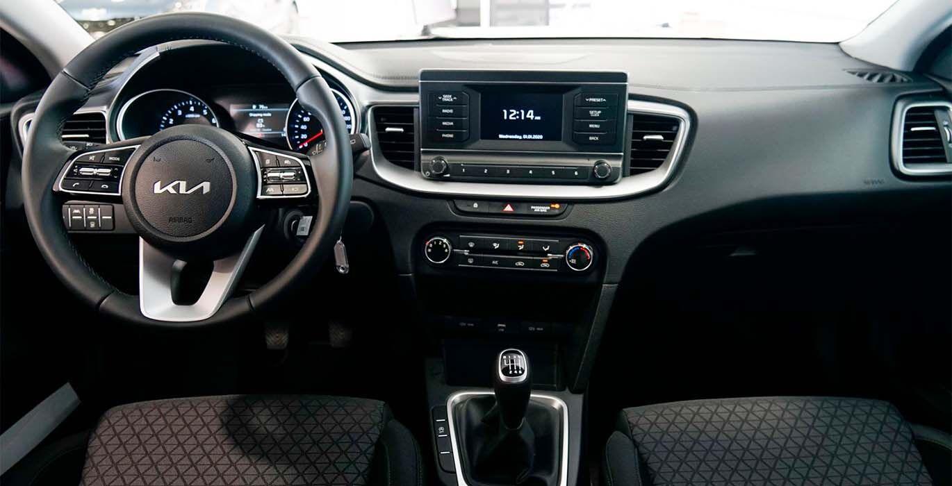 KIA Ceed 1.0 T GDi Concept 100CV interior delantera | Total Renting