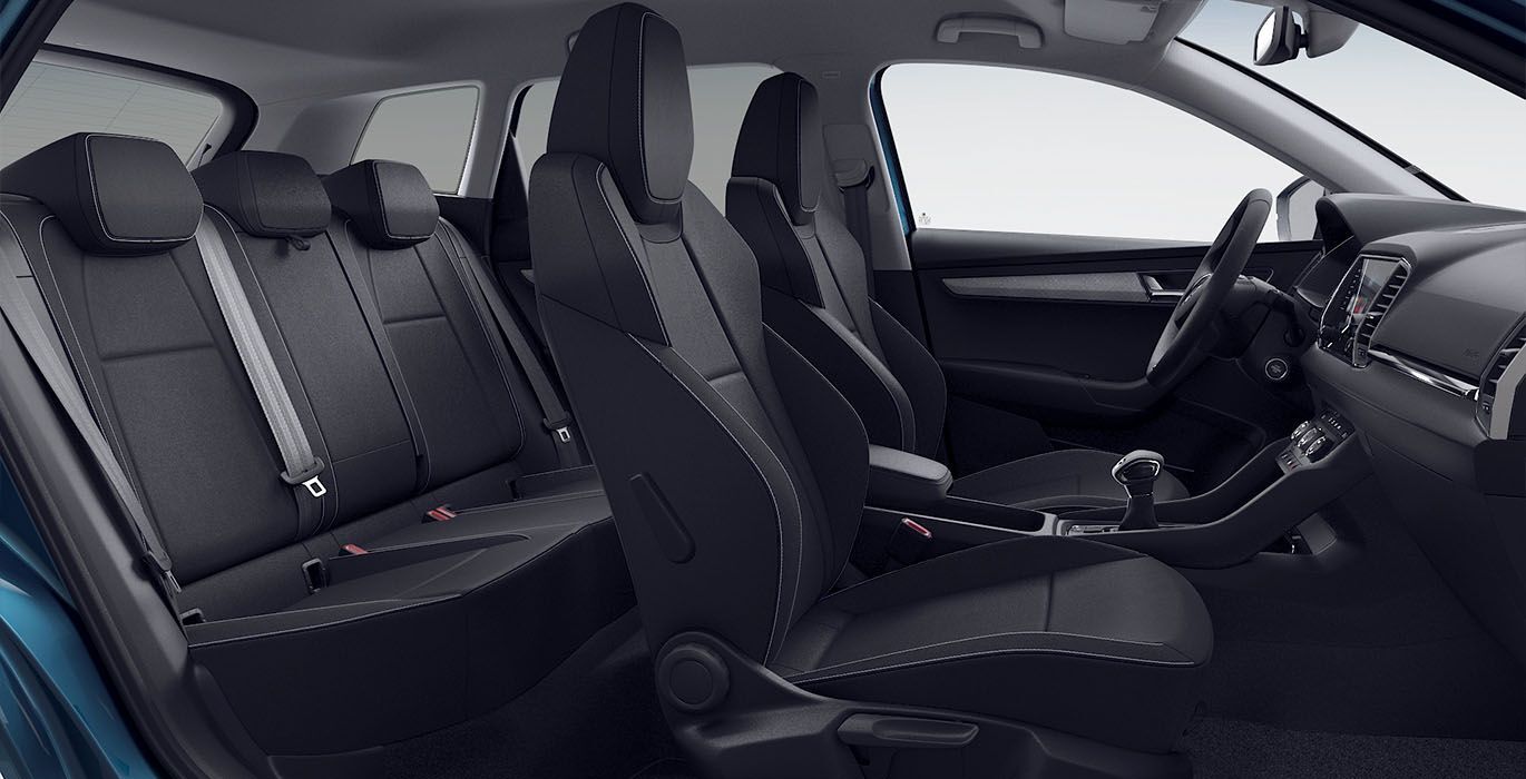 SKODA Karoq Ambition 2.0 TDI 150cv 4x4 DSG interior perfil | Total Renting