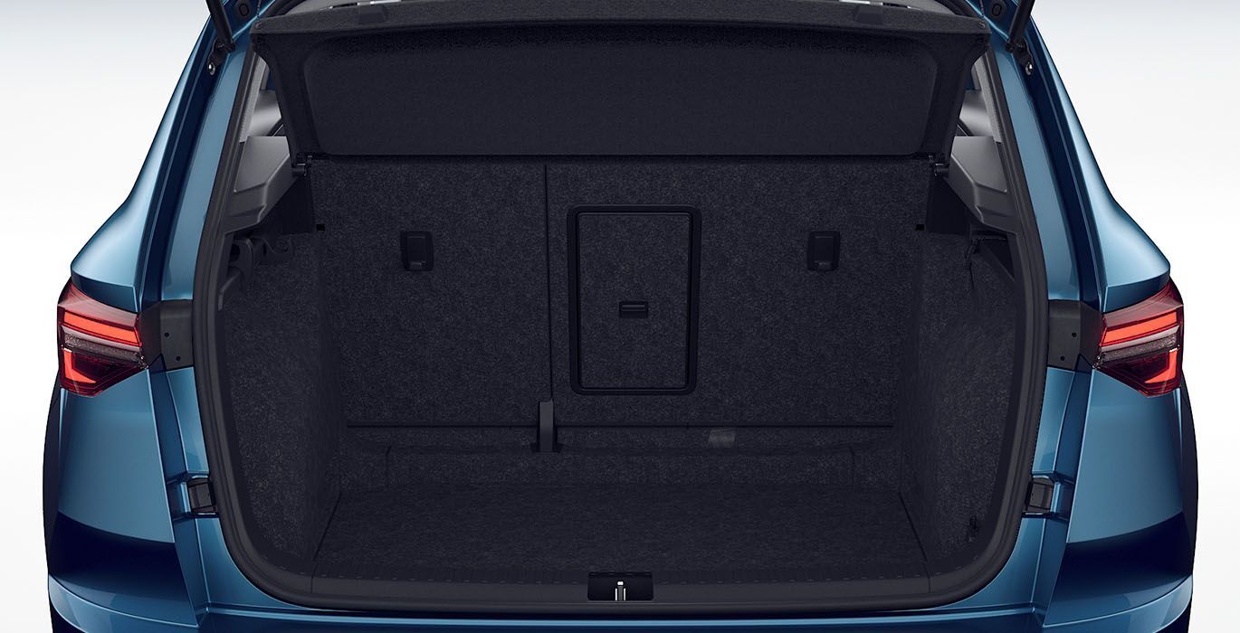SKODA Karoq Ambition 2.0 TDI 150cv 4x4 DSG interior trasera | Total Renting
