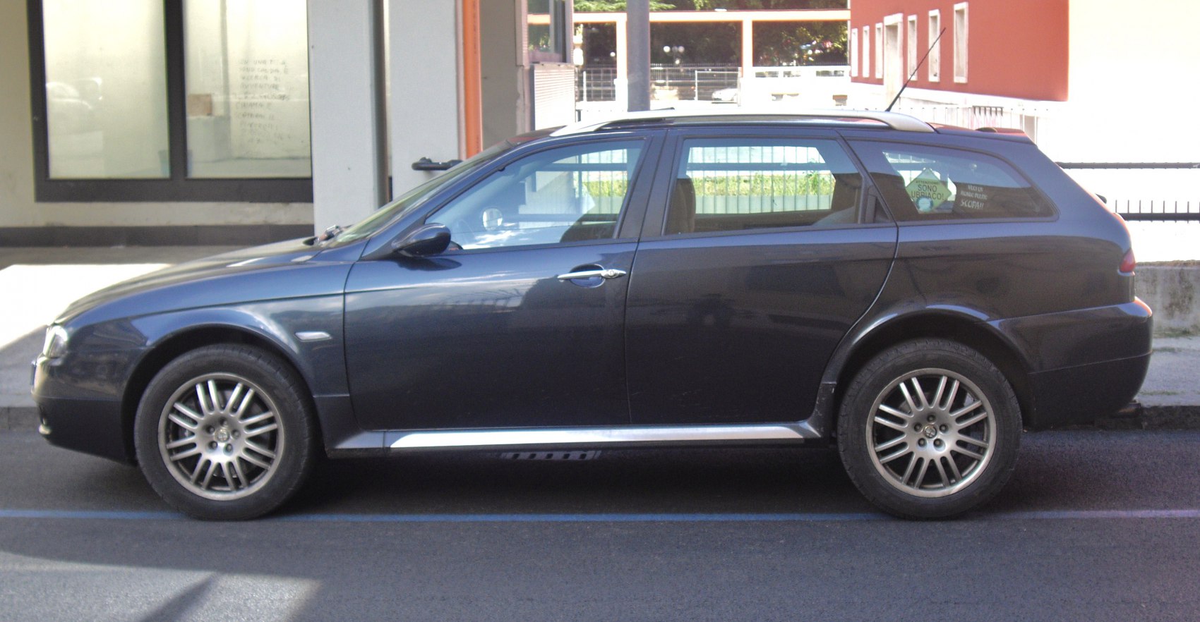 https://totalrenting.es/wp-content/uploads/2022/10/alfa-romeo-156-crosswagon-2004-1-9-16v-jtd-m-jet-150-cv-ranchera-2.png