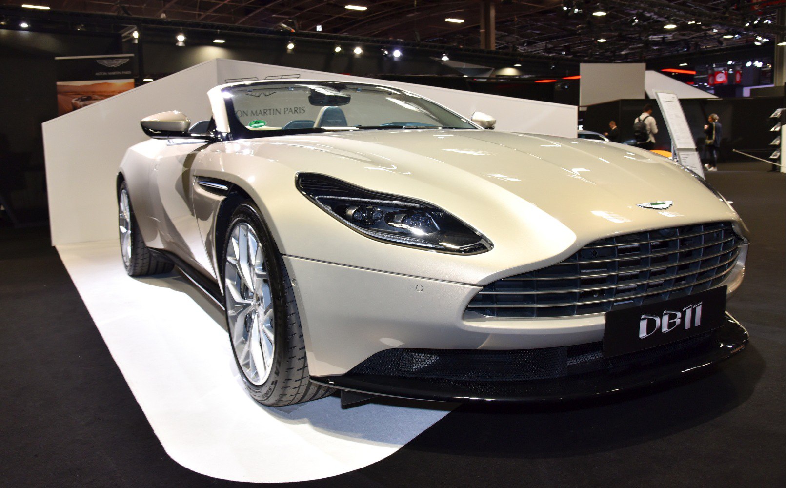 https://totalrenting.es/wp-content/uploads/2022/10/aston-martin-db11-volante-2019-4-0-v8-510-cv-automatic-cabriolet-10.png