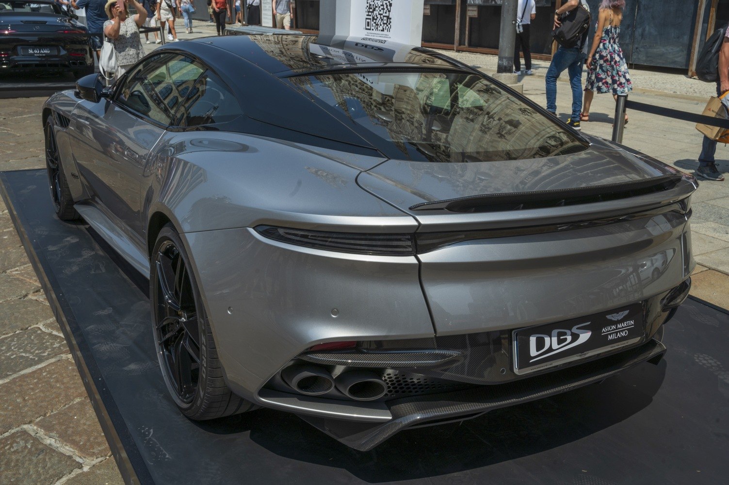 https://totalrenting.es/wp-content/uploads/2022/10/aston-martin-dbs-superleggera-2018-5-2-v12-725-cv-automatic-coupe-22.png