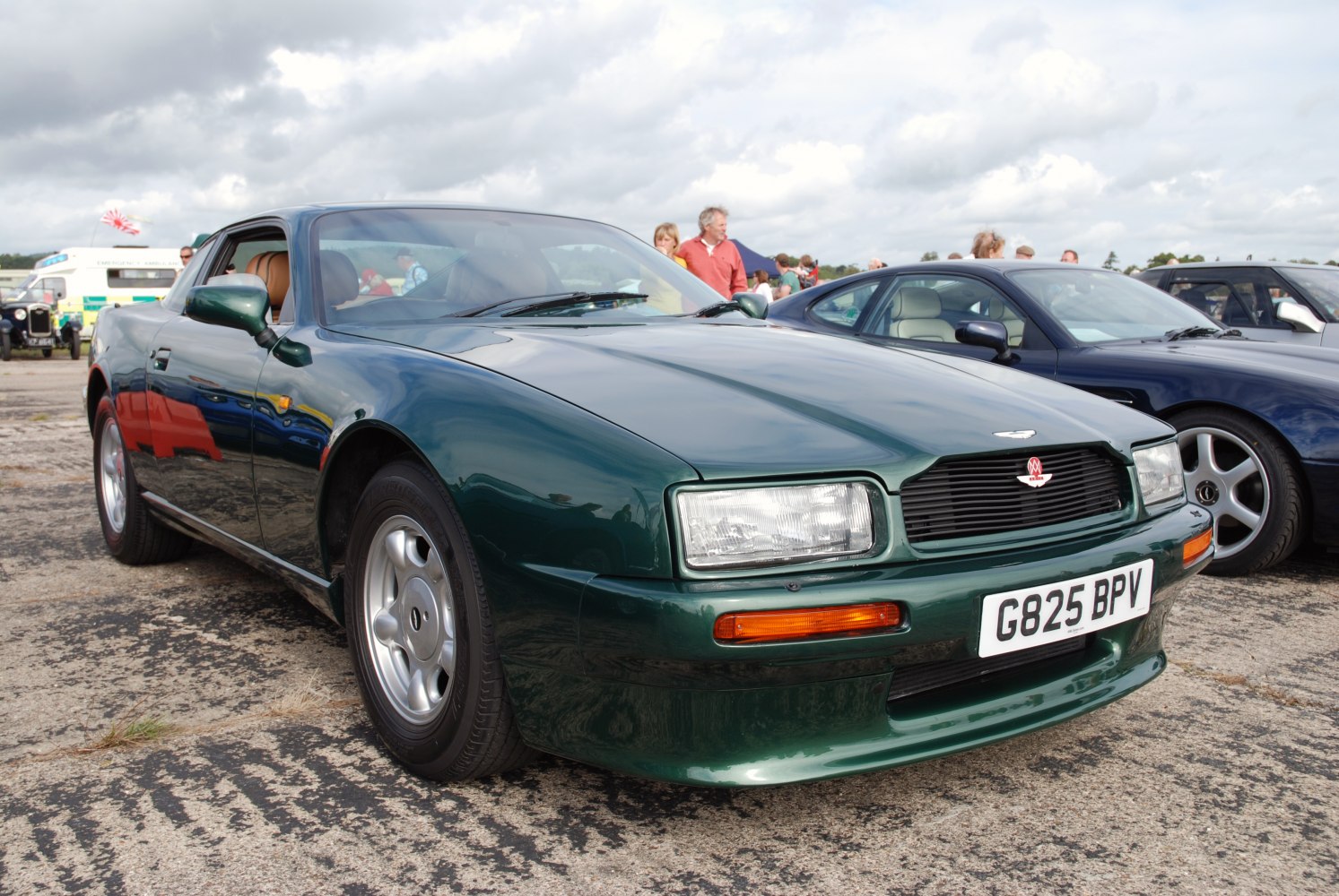 https://totalrenting.es/wp-content/uploads/2022/10/aston-martin-virage-1990-5-3-336-cv-automatic-coupe-1.png