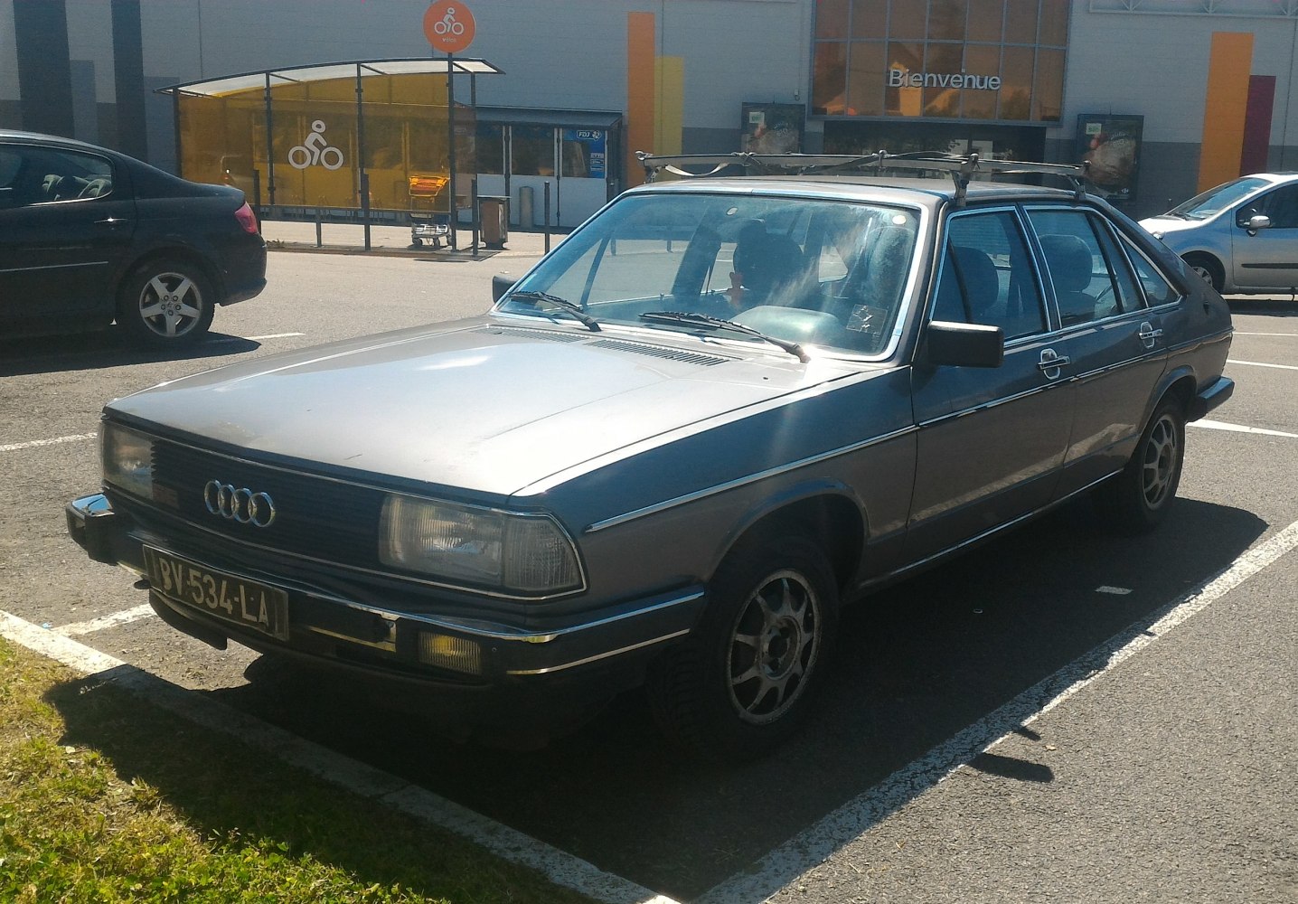 https://totalrenting.es/wp-content/uploads/2022/10/audi-100-avant-c2-typ-43-facelift-1979-1979-1-9-100-cv-4mt-ranchera.png