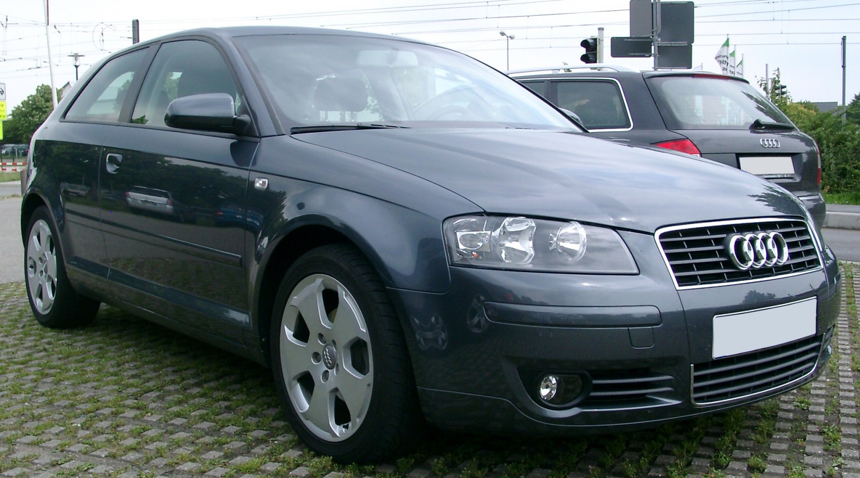 https://totalrenting.es/wp-content/uploads/2022/10/audi-a3-8p-2004-1-6-fsi-115-cv-hatchback.png