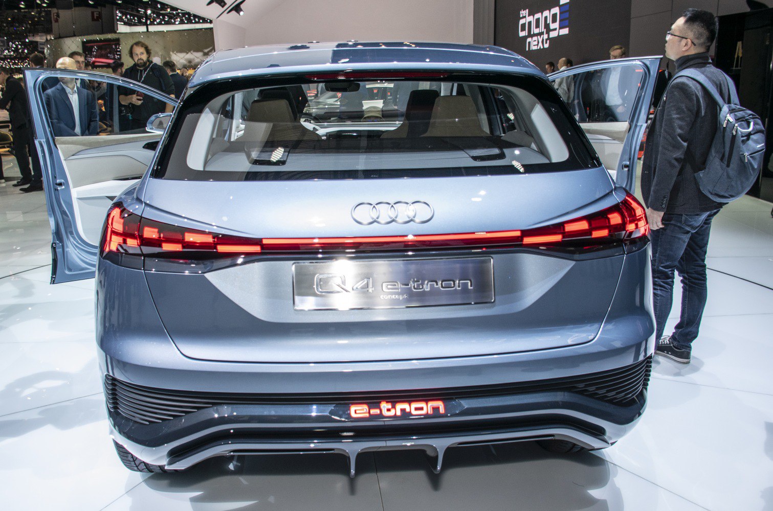 https://totalrenting.es/wp-content/uploads/2022/10/audi-q4-e-tron-concept-2020-82-kwh-306-cv-quattro-suv-6.png