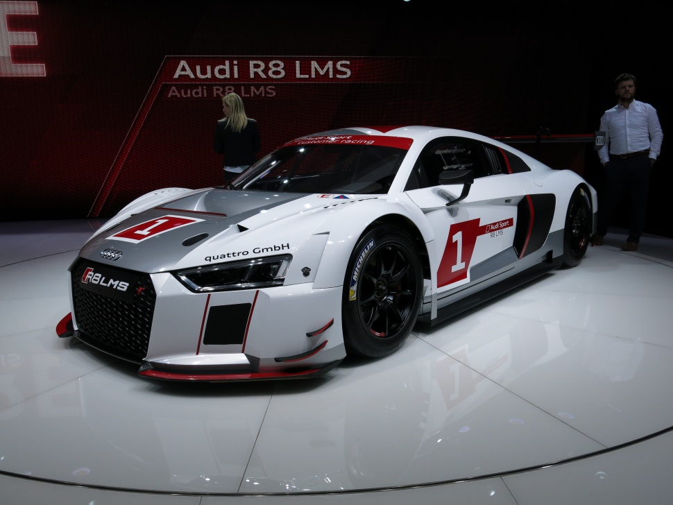 https://totalrenting.es/wp-content/uploads/2022/10/audi-r8-ii-lms-2016-2016-5-2-fsi-v10-585-cv-coupe.png