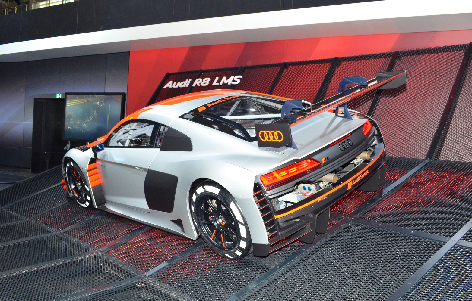 https://totalrenting.es/wp-content/uploads/2022/10/audi-r8-ii-lms-facelift-2019-2019-gt3-5-2-v10-585-cv-coupe-1.png