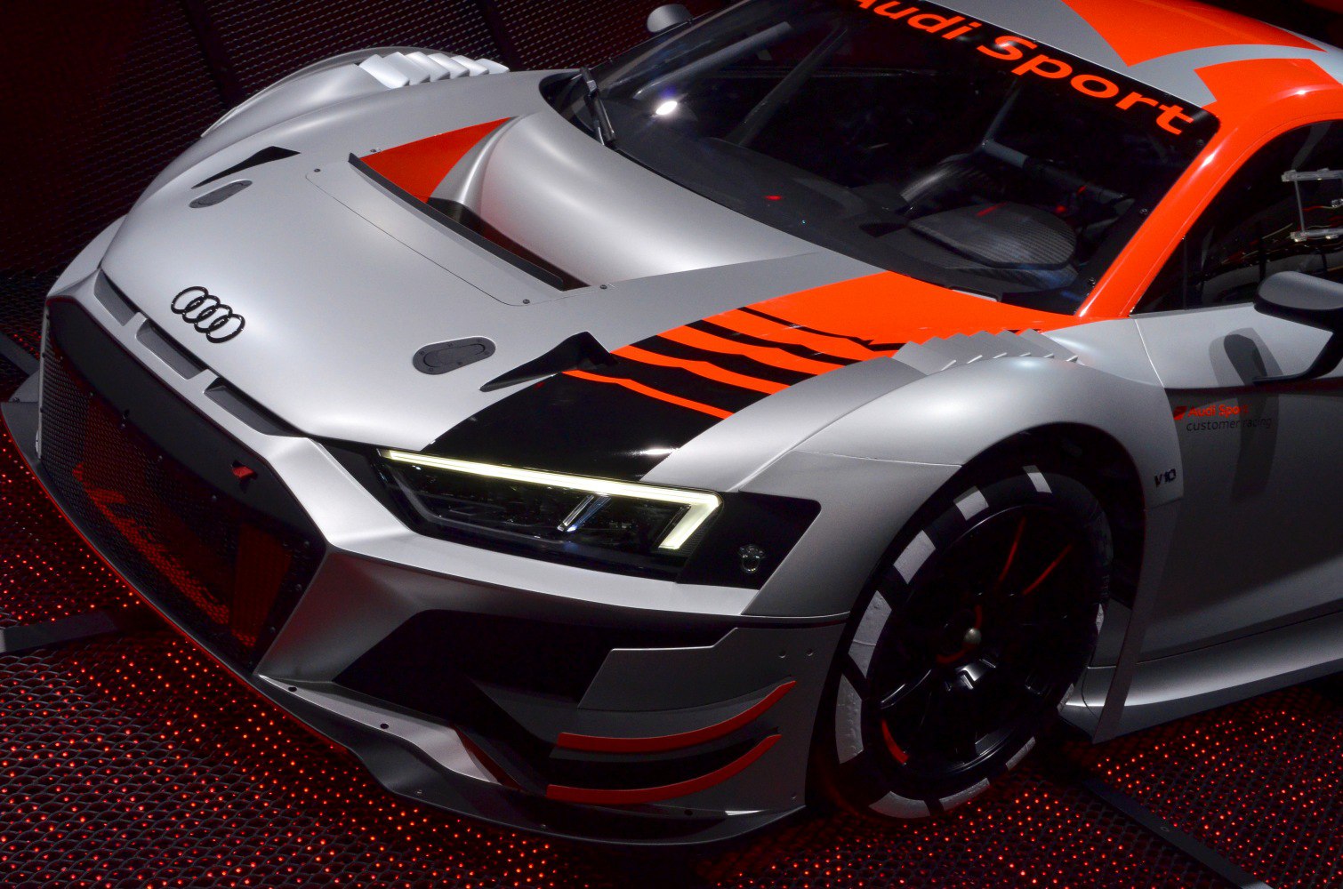 https://totalrenting.es/wp-content/uploads/2022/10/audi-r8-ii-lms-facelift-2019-2019-gt3-5-2-v10-585-cv-coupe-8.png