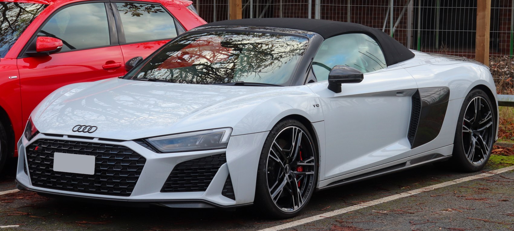 https://totalrenting.es/wp-content/uploads/2022/10/audi-r8-ii-spyder-4s-facelift-2019-2019-5-2-fsi-v10-570-cv-quattro-s-tronic-cabriolet.png