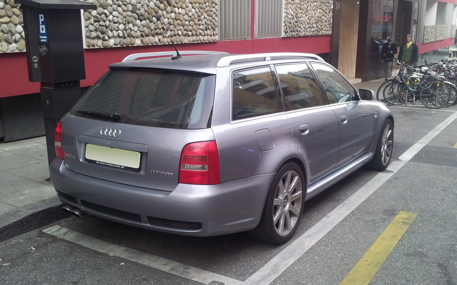 https://totalrenting.es/wp-content/uploads/2022/10/audi-rs-4-avant-8d-b5-2000-2-7-t-v6-380-cv-quattro-ranchera-1.png