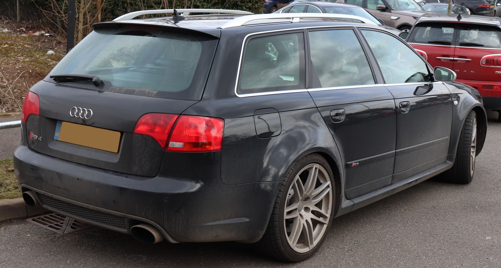 https://totalrenting.es/wp-content/uploads/2022/10/audi-rs-4-avant-8e-b7-2006-4-2-fsi-v8-32v-420-cv-quattro-ranchera-5.png