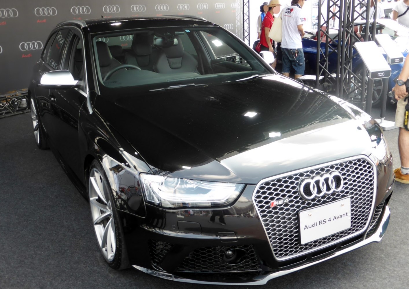 https://totalrenting.es/wp-content/uploads/2022/10/audi-rs-4-avant-b8-facelift-2011-2012-4-2-fsi-v8-450-cv-quattro-s-tronic-ranchera-5.png