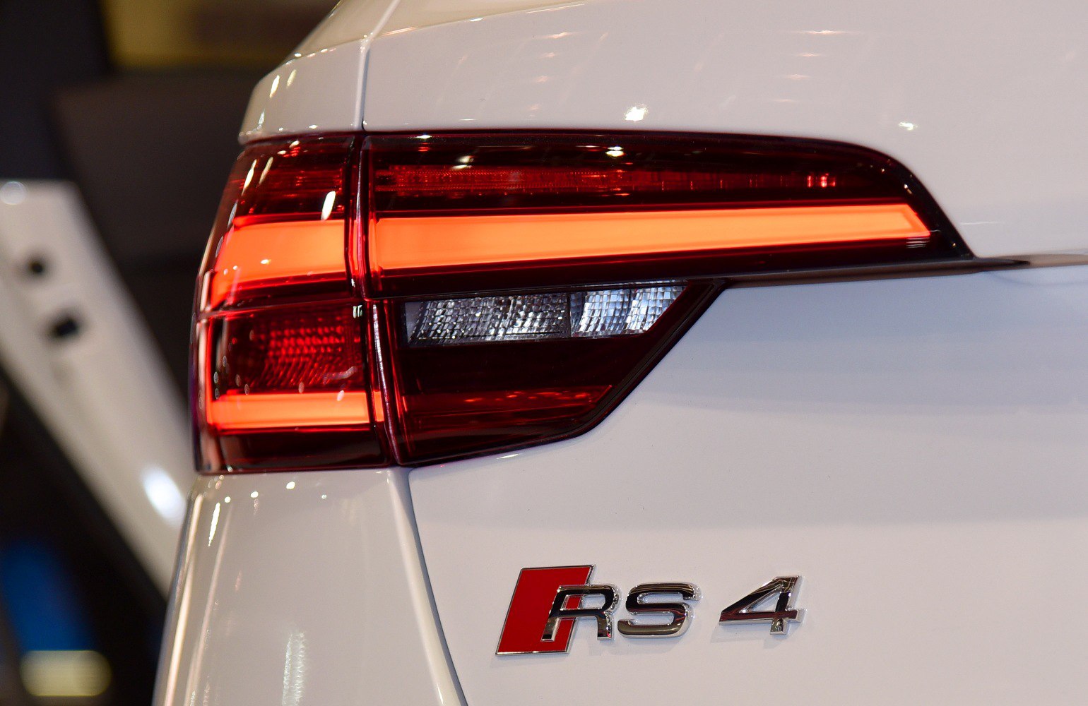 https://totalrenting.es/wp-content/uploads/2022/10/audi-rs-4-avant-b9-2018-2-9-tfsi-450-cv-quattro-tiptronic-ranchera-16.png