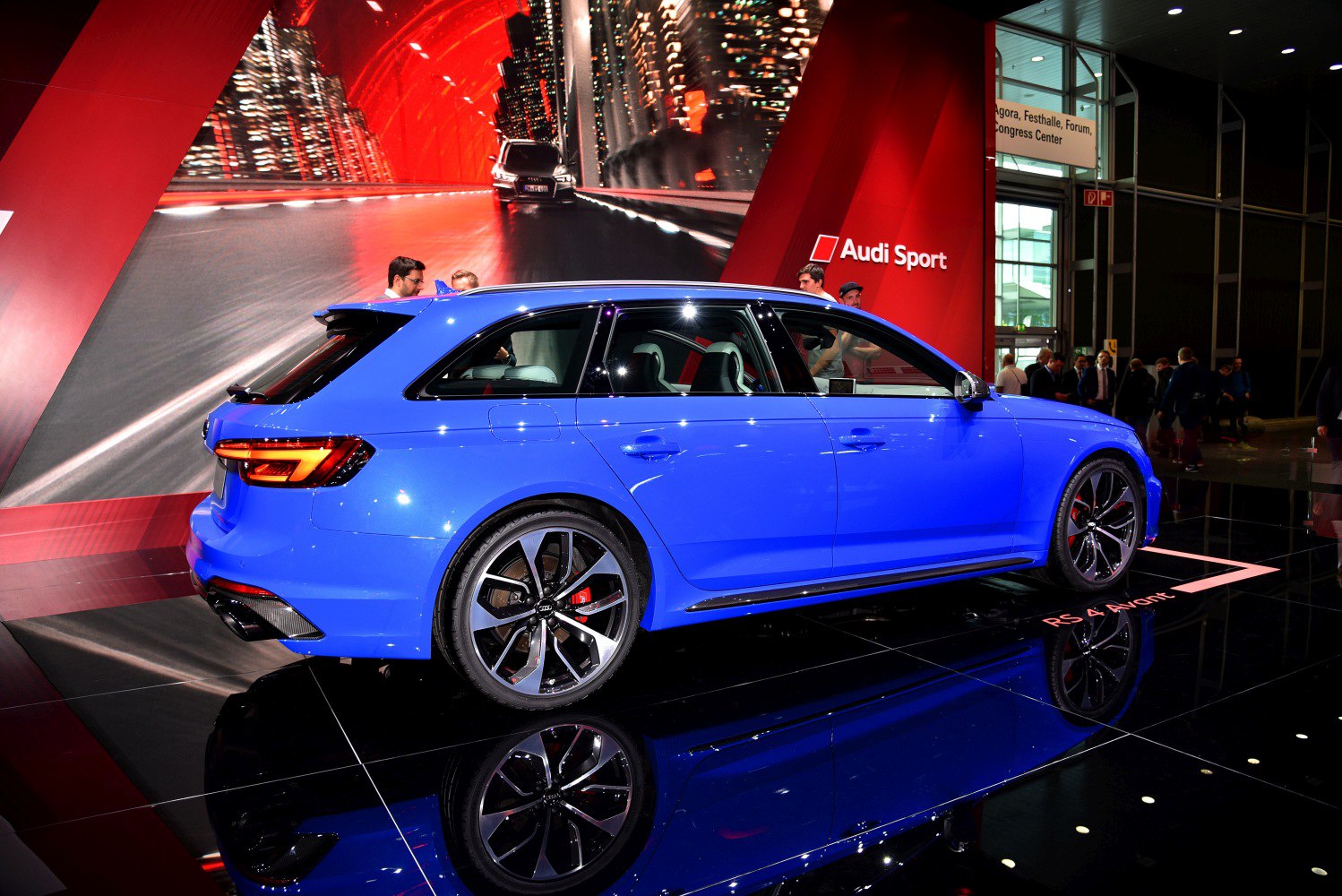 https://totalrenting.es/wp-content/uploads/2022/10/audi-rs-4-avant-b9-2018-2-9-tfsi-450-cv-quattro-tiptronic-ranchera-3.png
