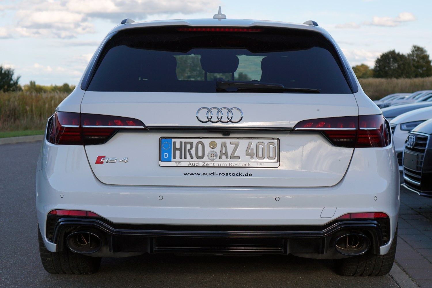 https://totalrenting.es/wp-content/uploads/2022/10/audi-rs-4-avant-b9-facelift-2019-2020-2-9-tfsi-v6-450-cv-quattro-tiptronic-ranchera-3.png
