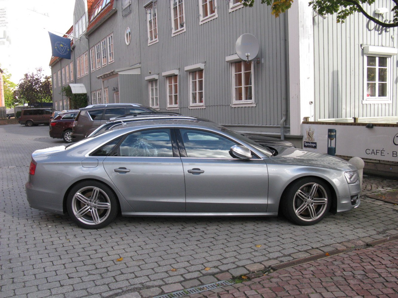https://totalrenting.es/wp-content/uploads/2022/10/audi-s8-d4-2012-4-0-tfsi-v8-520-cv-quattro-tiptronic-berlina-5.png