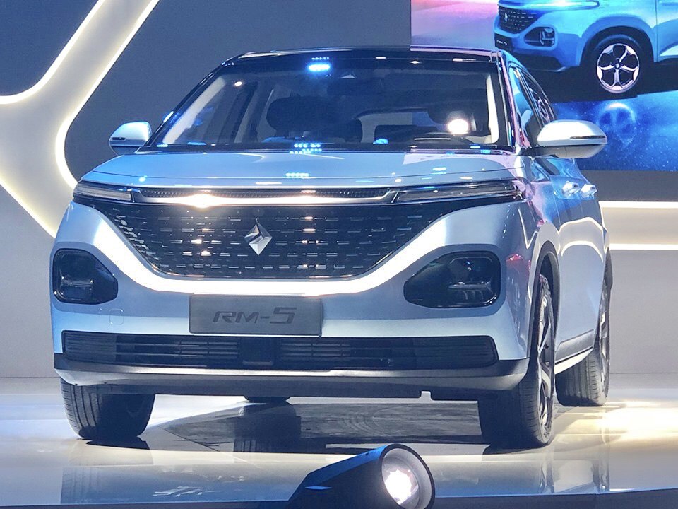 https://totalrenting.es/wp-content/uploads/2022/10/baojun-rm-5-2019-1-5l-99-cv-mpv.png