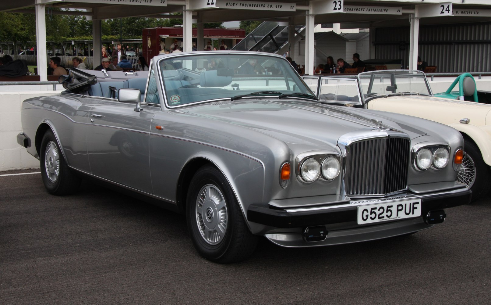 https://totalrenting.es/wp-content/uploads/2022/10/bentley-continental-1984-6-75i-240-cv-cabriolet-3.png