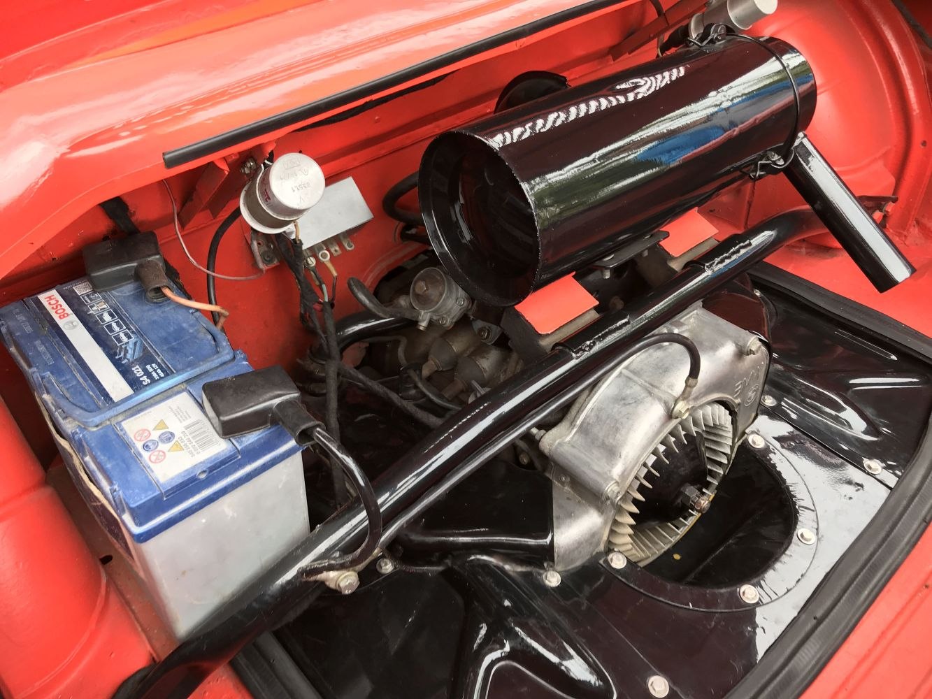 https://totalrenting.es/wp-content/uploads/2022/10/bmw-700-ls-1962-luxus-0-7-30-cv-berlina-5.png