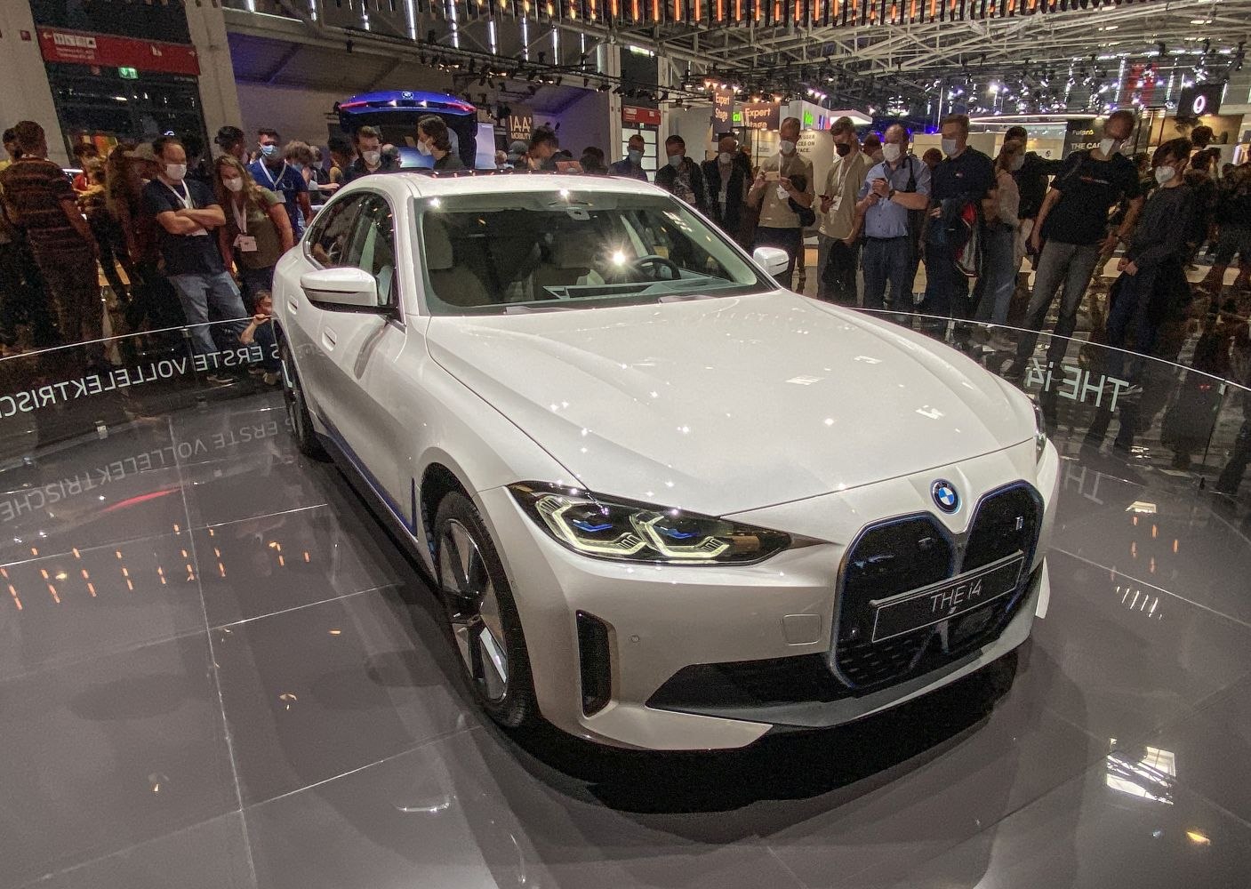 https://totalrenting.es/wp-content/uploads/2022/10/bmw-i4-2022-edrive40-83-9-kwh-340-cv-coupe.png