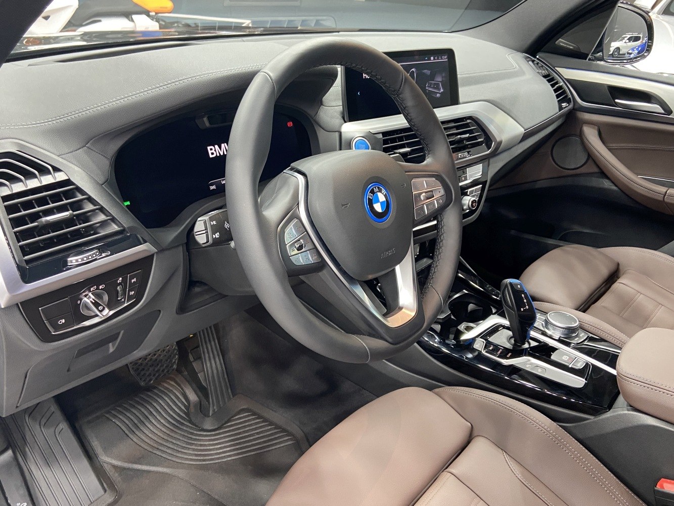 https://totalrenting.es/wp-content/uploads/2022/10/bmw-ix3-g08-2021-80-kwh-286-cv-suv-3.png