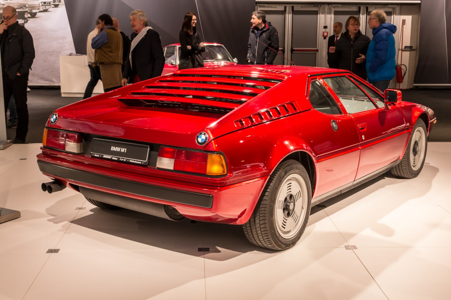 https://totalrenting.es/wp-content/uploads/2022/10/bmw-m1-e26-1978-3-5-277-cv-coupe-14.png