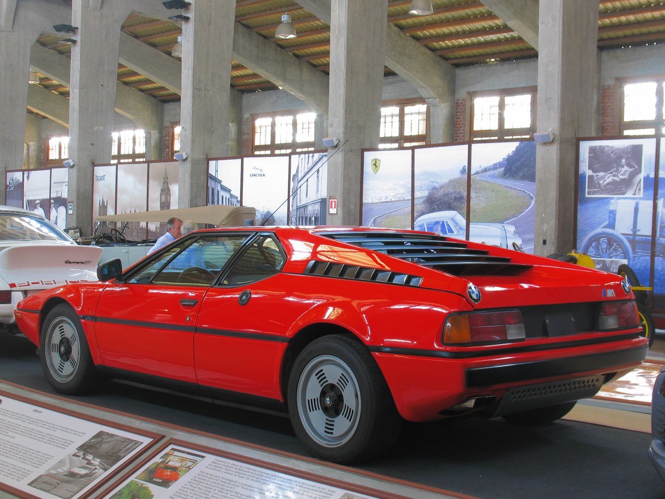 https://totalrenting.es/wp-content/uploads/2022/10/bmw-m1-e26-1978-3-5-277-cv-coupe-15.png