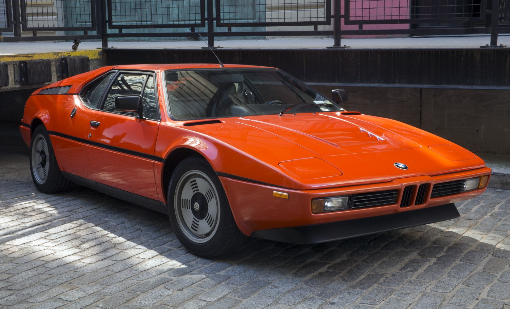 https://totalrenting.es/wp-content/uploads/2022/10/bmw-m1-e26-1978-3-5-277-cv-coupe-2.png
