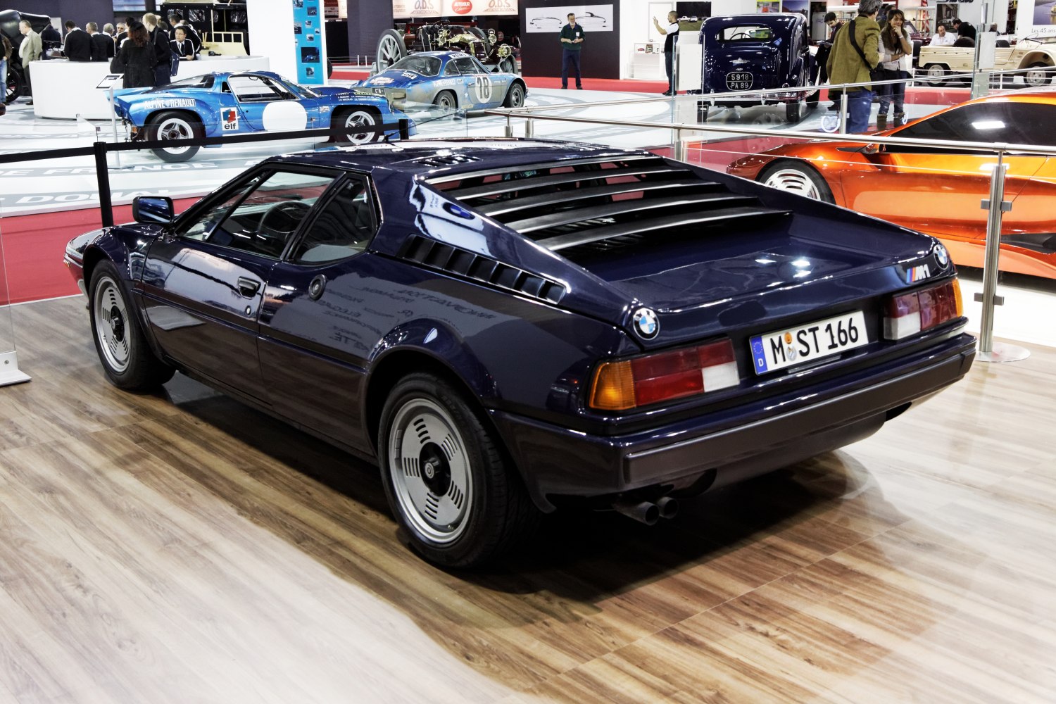 https://totalrenting.es/wp-content/uploads/2022/10/bmw-m1-e26-1978-3-5-277-cv-coupe-20.png