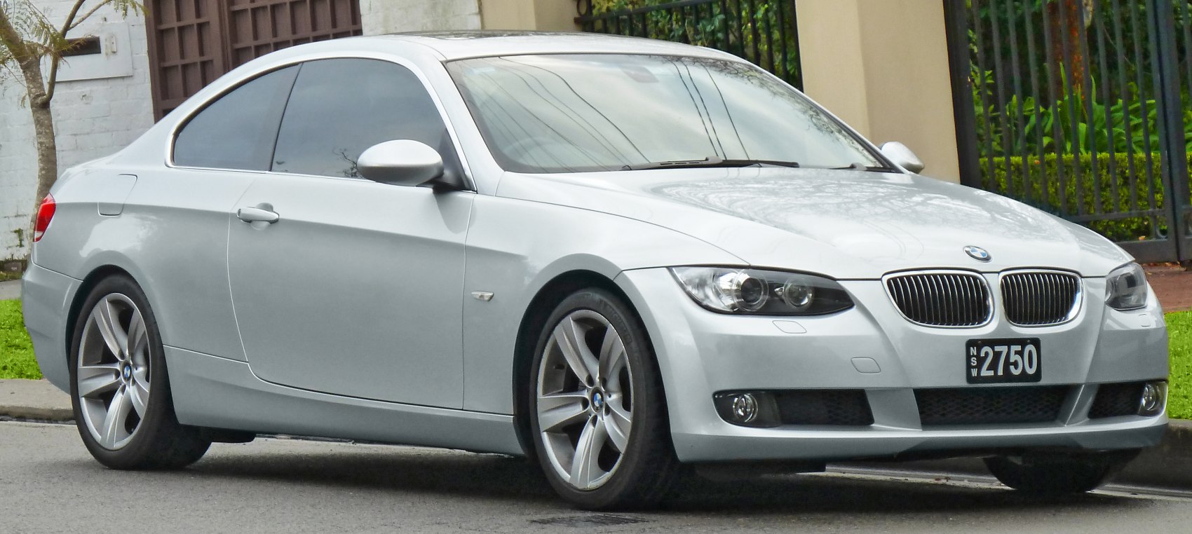 https://totalrenting.es/wp-content/uploads/2022/10/bmw-serie-3-coupe-e92-2006-320d-177-cv-coupe.png