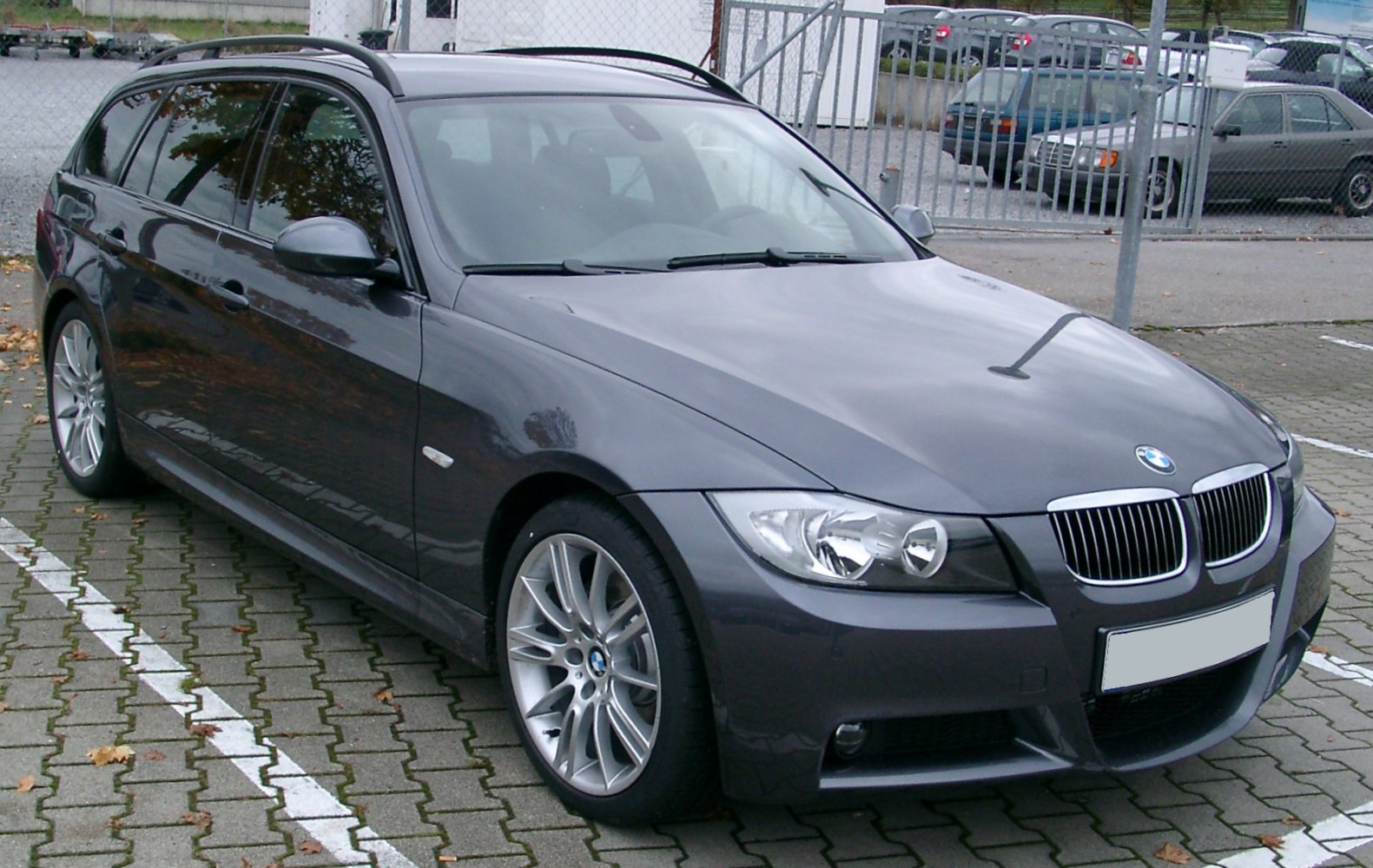 https://totalrenting.es/wp-content/uploads/2022/10/bmw-serie-3-touring-e91-2005-318d-122-cv-ranchera.png