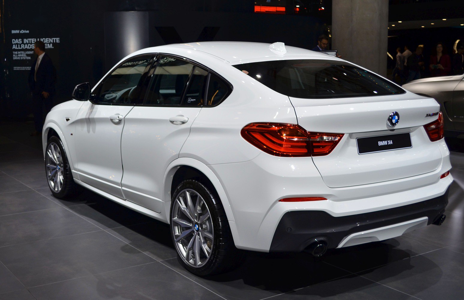 https://totalrenting.es/wp-content/uploads/2022/10/bmw-x4-f26-2014-20d-190-cv-xdrive-sac-4.png