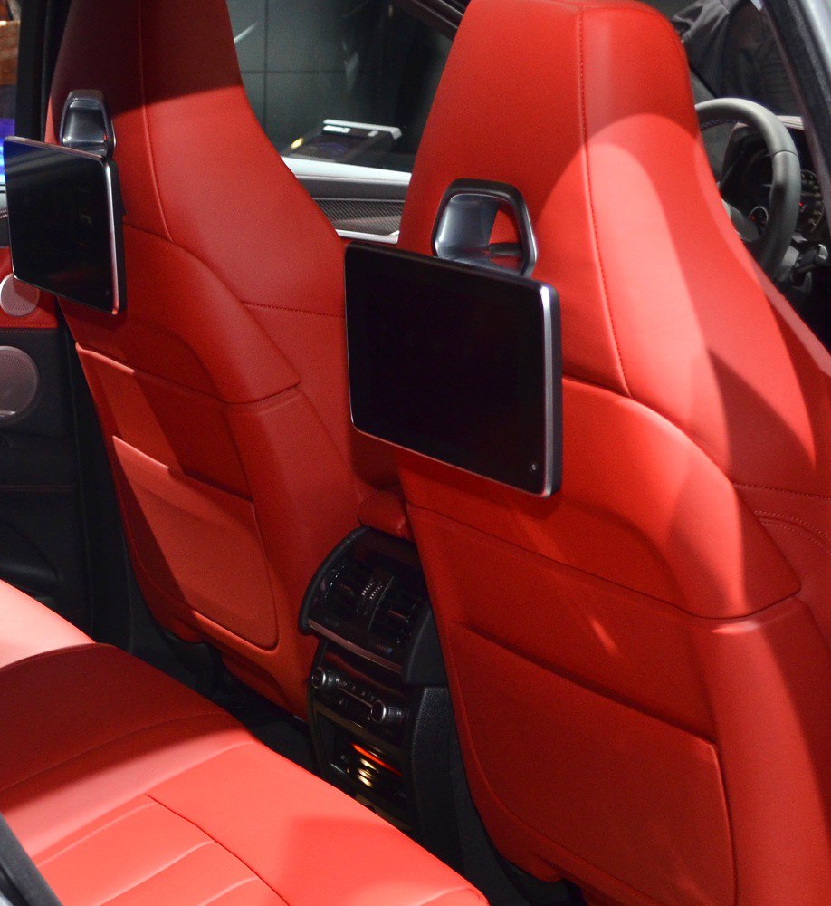 https://totalrenting.es/wp-content/uploads/2022/10/bmw-x6-m-f86-2015-4-4-v8-575-cv-xdrive-steptronic-suv-16.png