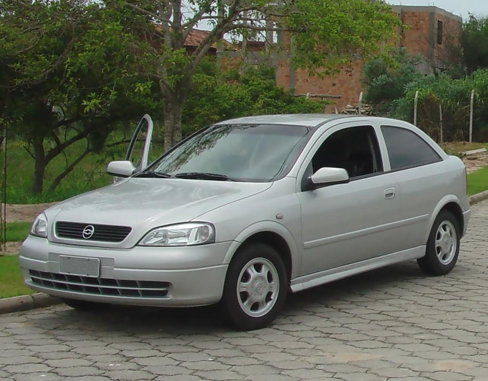 https://totalrenting.es/wp-content/uploads/2022/10/chevrolet-astra-1998-1-8-i-110-cv-hatchback.png