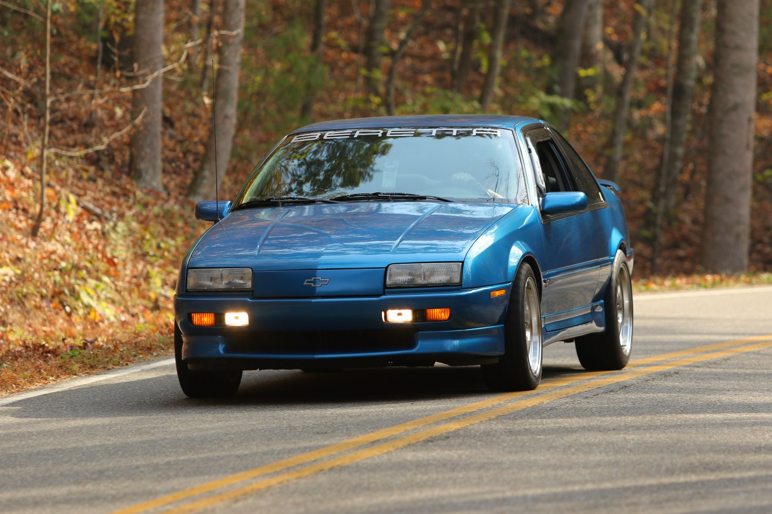 https://totalrenting.es/wp-content/uploads/2022/10/chevrolet-beretta-1988-2-2-i-122-cv-coupe-1.png