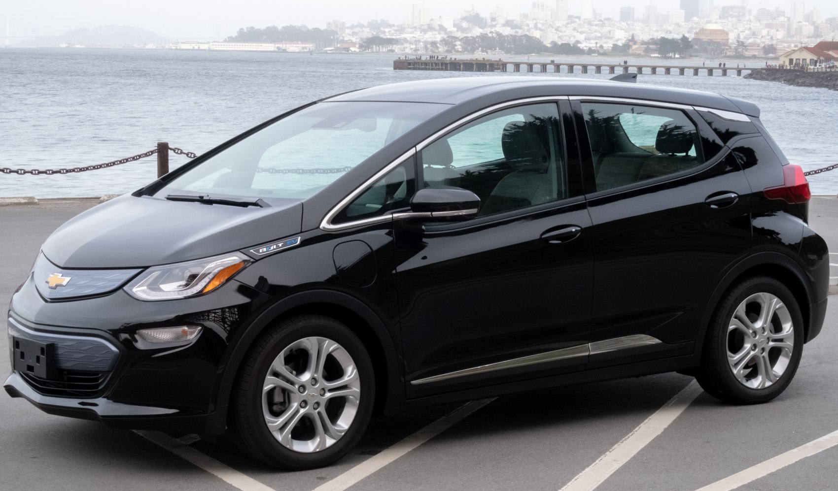 https://totalrenting.es/wp-content/uploads/2022/10/chevrolet-bolt-ev-2017-60-kwh-200-cv-hatchback.png