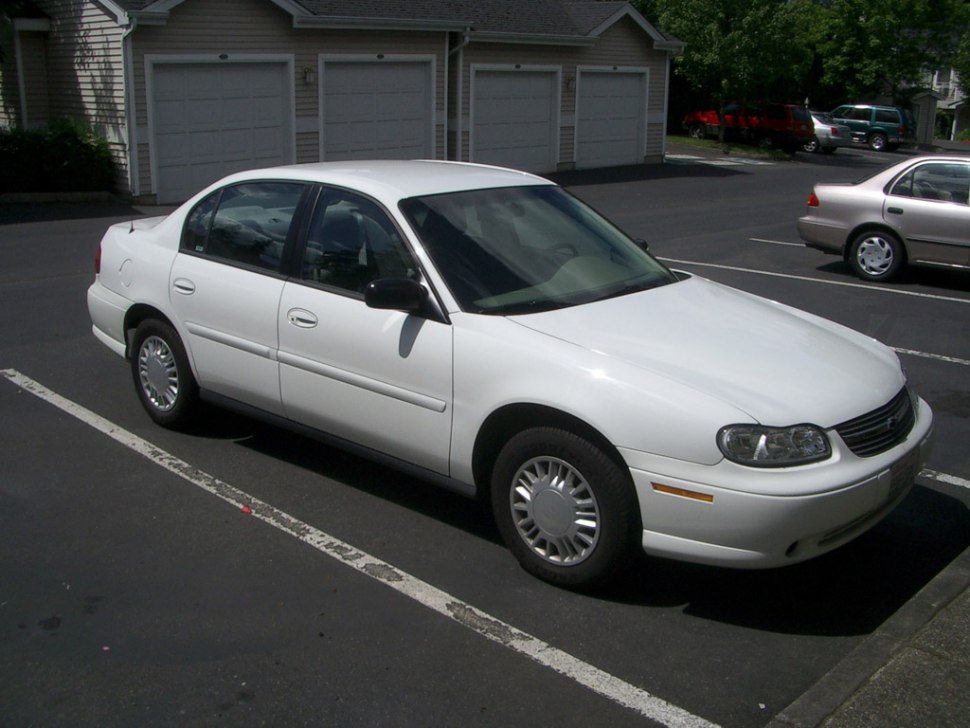 https://totalrenting.es/wp-content/uploads/2022/10/chevrolet-classic-2004-2-2-i-16v-141-cv-berlina.png