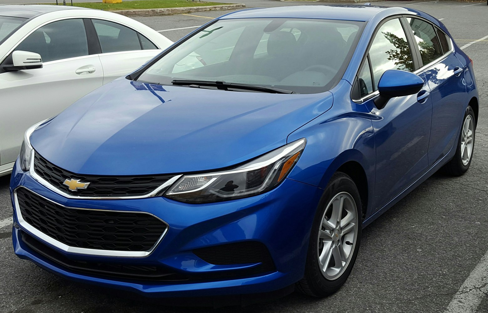 https://totalrenting.es/wp-content/uploads/2022/10/chevrolet-cruze-hatchback-ii-2017-1-4-155-cv-hatchback.png