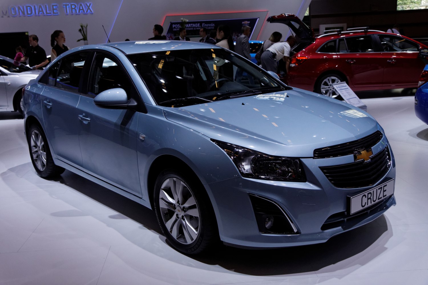 https://totalrenting.es/wp-content/uploads/2022/10/chevrolet-cruze-sedan-facelift-2013-2013-1-4-turbo-140-cv-berlina.png