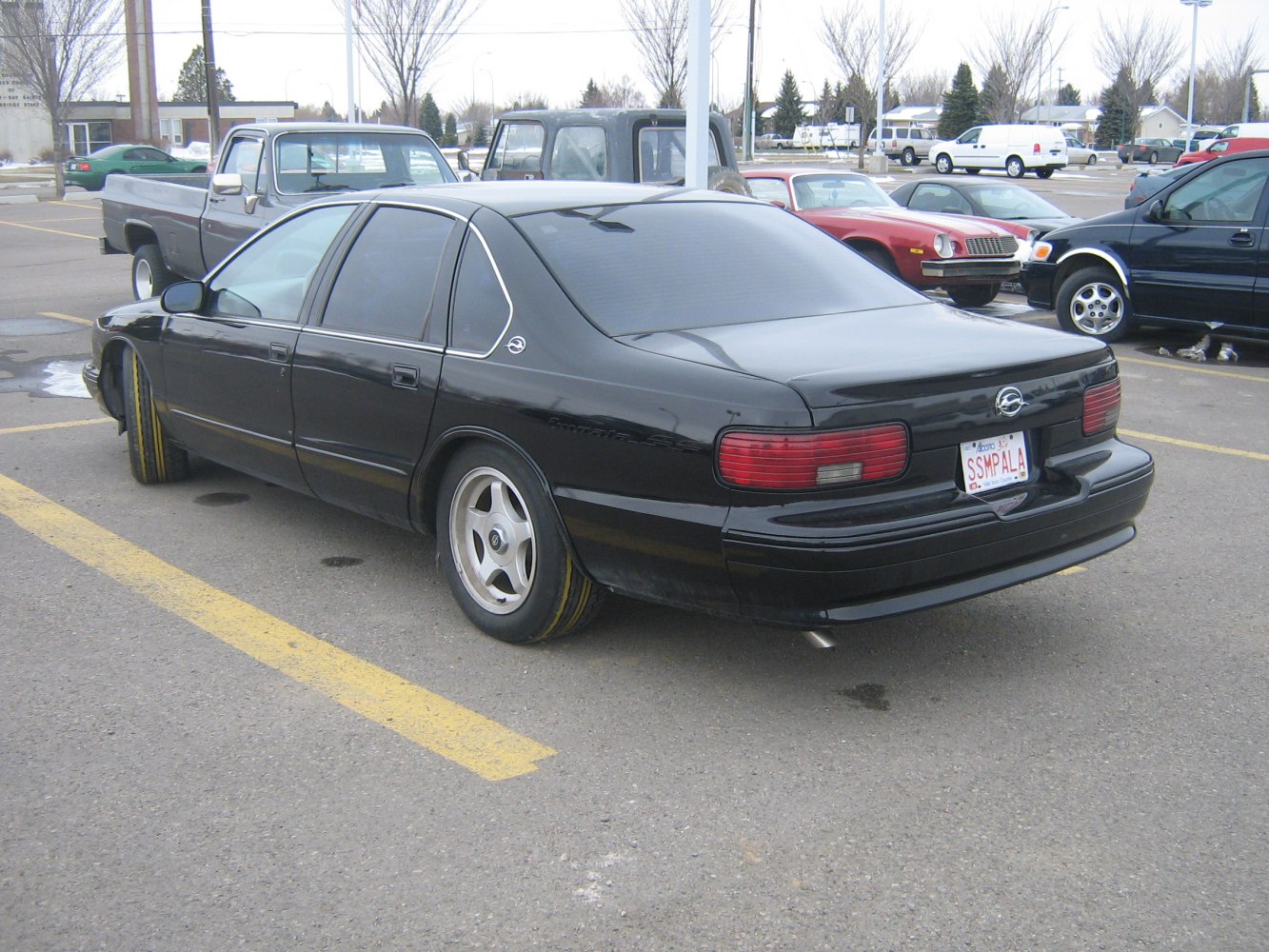 https://totalrenting.es/wp-content/uploads/2022/10/chevrolet-impala-vii-1994-5-7i-264-cv-berlina-3.png